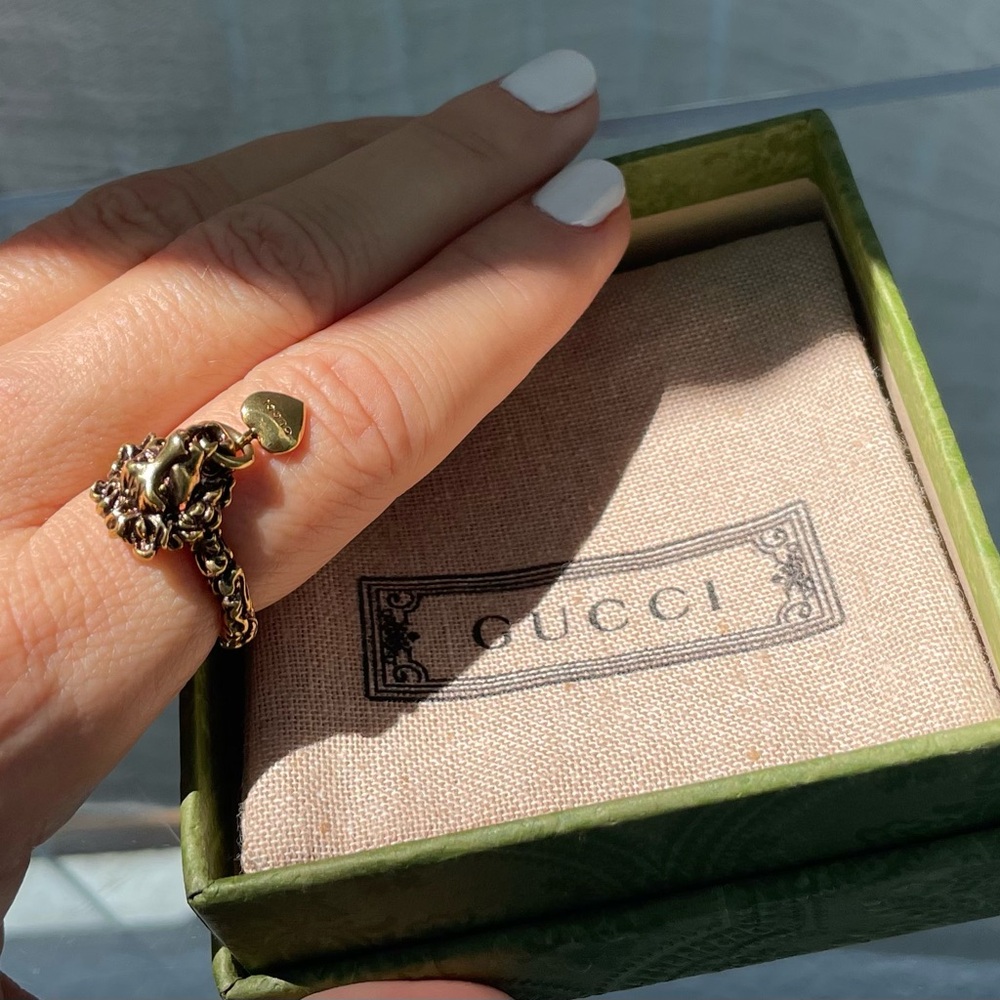 GUCCI
Lion Head & Heart Ring